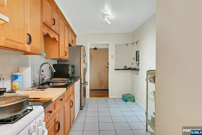 208 Anderson Street S5A #S5A, Hackensack, NJ 07601 - Photo 8