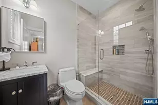 160 Lawrence Dr, Paramus, NJ 07652 - Photo 20