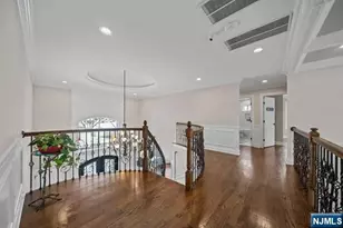 160 Lawrence Dr, Paramus, NJ 07652 - Photo 22