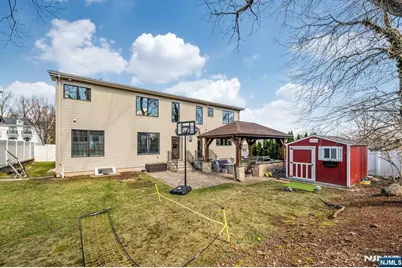 160 Lawrence Drive, Paramus, NJ 07652 - Photo 46
