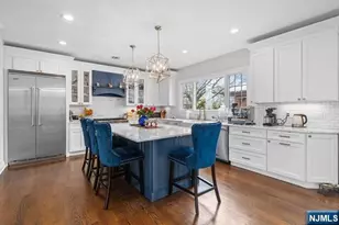 160 Lawrence Dr, Paramus, NJ 07652 - Photo 10