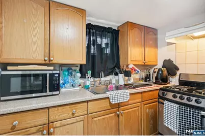 185 Trenton Avenue, Paterson, NJ 07503 - Photo 18