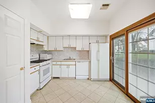 118 Cambridge Dr 1067, Nutley, NJ 07110 - Photo 12