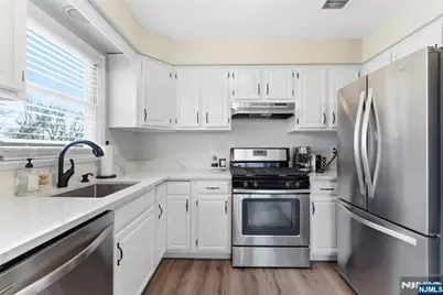 779 Riverside Avenue 201 #201, Lyndhurst Township, NJ 07071 - Photo 20