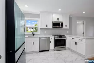 86 Howland Ave, Teaneck Township, NJ 07666 - Photo 8