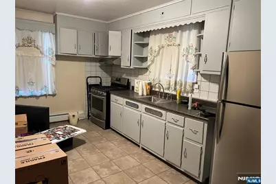 579 Oregon Avenue, Cliffside Park, NJ 07010 - Photo 4