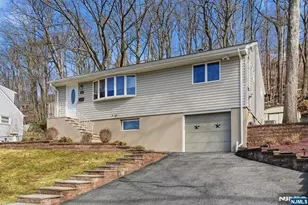 116 Rafkind Rd, Bloomingdale, NJ 07403 - Photo 8