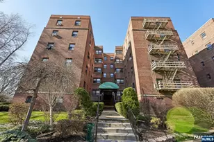 2329 Hudson Terrace E9, Fort Lee, NJ 07024 - Photo 2