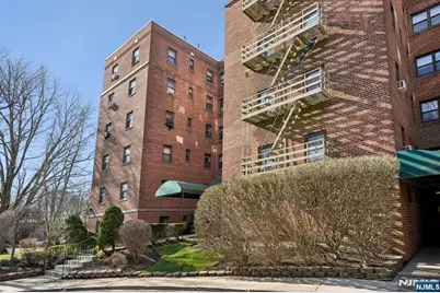 2329 Hudson Terrace E9 #E9, Fort Lee, NJ 07024 - Photo 18
