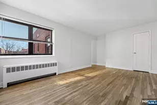 2329 Hudson Terrace E9, Fort Lee, NJ 07024 - Photo 8