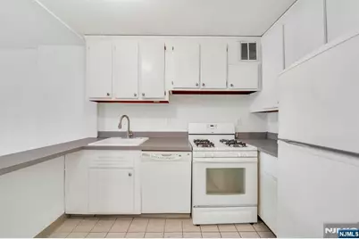 2200 N Central Road 3U #3U, Fort Lee, NJ 07024 - Photo 10