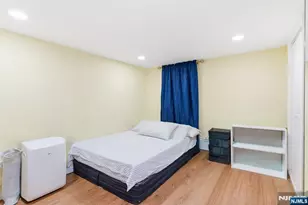 61 Cutler St, Newark, NJ 07104 - Photo 4