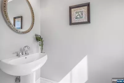 1130 Abbott Boulevard, Fort Lee, NJ 07024 - Photo 6