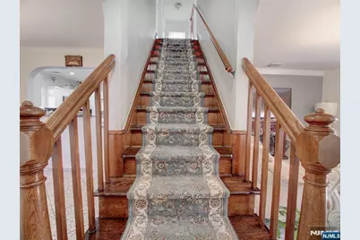 569 Monroe Place, Ridgefield, NJ 07657 - Photo 6