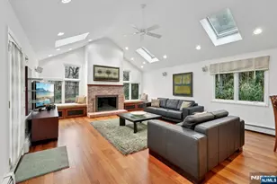 27 Oak Pl, Caldwell, NJ 07006 - Photo 2