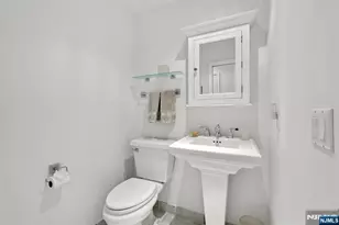 27 Oak Pl, Caldwell, NJ 07006 - Photo 22