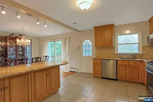 81 Queen Ct, Hillsdale, NJ 07642 - Photo 18