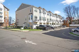 22 Wisteria Ln 1411, Garfield, NJ 07026 - Photo 16