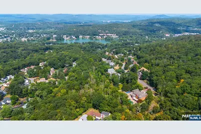 8 Tomahawk Drive, Wayne, NJ 07470 - Photo 34