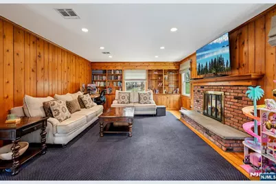 300 Briarwood Drive, Wyckoff Township, NJ 07481 - Photo 14