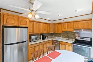 366 E Spring Valley Rd, Paramus, NJ 07652 - Photo 8