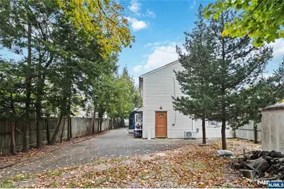 366 E Spring Valley Road, Paramus, NJ 07652 - Photo 20