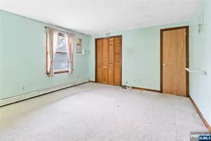 366 E Spring Valley Rd, Paramus, NJ 07652 - Photo 16