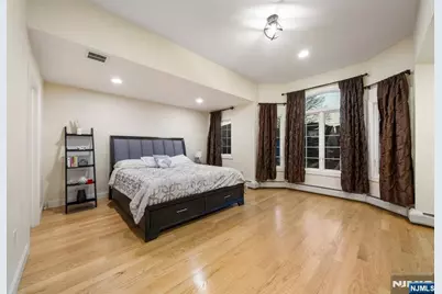 220B Glen Avenue, Palisades Park, NJ 07650 - Photo 14