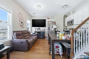 314 W 7th Ave, Newark, NJ 07107 - Photo 16