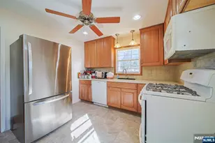 50 Knolls Rd, Bloomingdale, NJ 07403 - Photo 16
