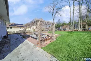 50 Knolls Rd, Bloomingdale, NJ 07403 - Photo 32