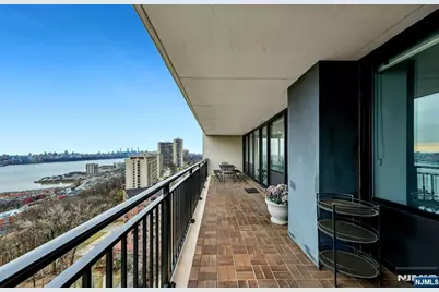 1500 Palisade 14F #14F, Fort Lee, NJ 07024 - Photo 8