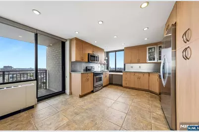 1500 Palisade 14F #14F, Fort Lee, NJ 07024 - Photo 6