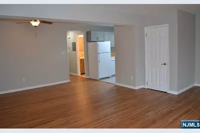 33 Henry Place B4 #B4, Hackensack, NJ 07601 - Photo 8