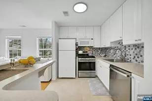 462 Cambridge Dr, Butler, NJ 07405 - Photo 8