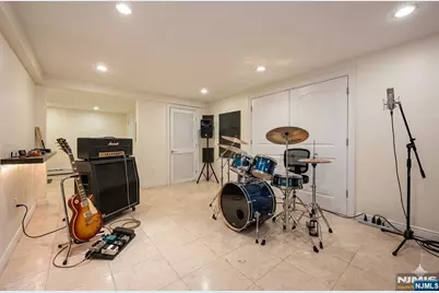 445 Pine Hill Road, Leonia, NJ 07605 - Photo 20