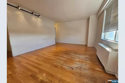 2077 Center Avenue 17D #17D, Fort Lee, NJ 07024 - Photo 24