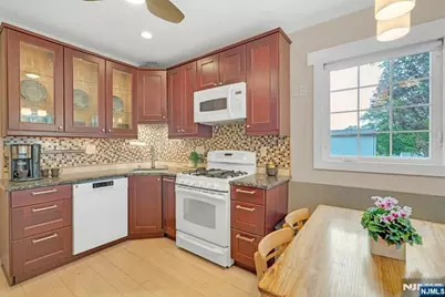 354 Liberty Avenue, Hillsdale, NJ 07642 - Photo 16