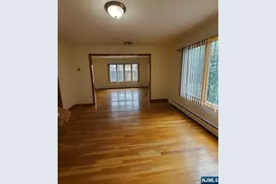 180 Myrtle Avenue, Fort Lee, NJ 07024 - Photo 6