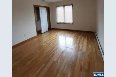180 Myrtle Avenue, Fort Lee, NJ 07024 - Photo 14