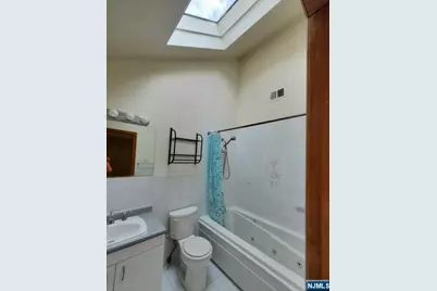 180 Myrtle Avenue, Fort Lee, NJ 07024 - Photo 16