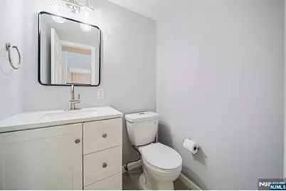 18 Veterans Way, Edgewater, NJ 07020 - Photo 6