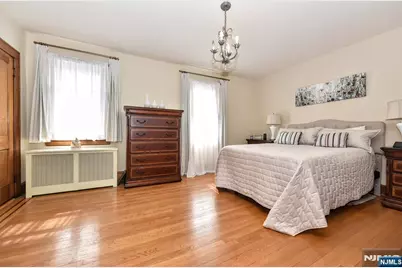 519 Saint Pauls Avenue, Cliffside Park, NJ 07010 - Photo 18
