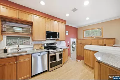 219 Snake Den Road, Wanaque, NJ 07465 - Photo 16