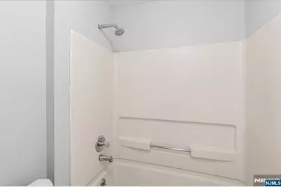 28 Boston Court, Newark, NJ 07103 - Photo 18