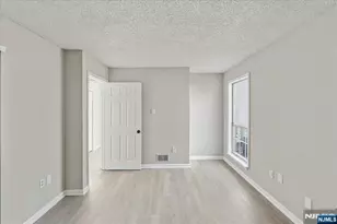 28 Boston Ct, Newark, NJ 07103 - Photo 26