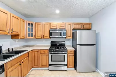 28 Boston Court, Newark, NJ 07103 - Photo 14