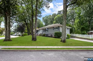 180 Rafkind Rd, Bloomingdale, NJ 07403 - Photo 34