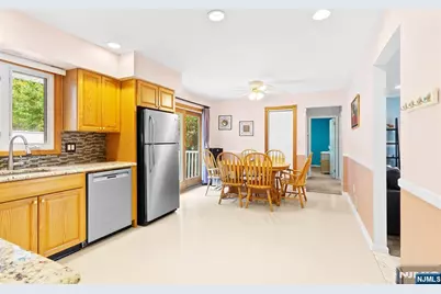 180 Rafkind Road, Bloomingdale, NJ 07403 - Photo 10