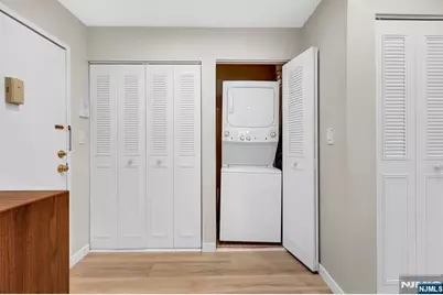 35 Riverview Court 35 #35, Secaucus, NJ 07094 - Photo 22